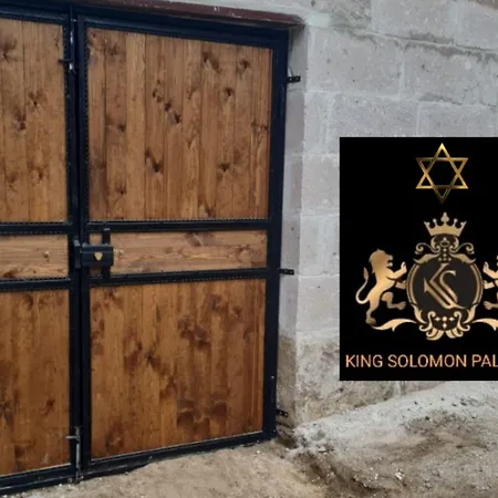 ベッド・アンド・ブレックファスト King Solomon Palace アヴァノス