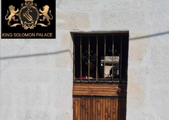 Alojamento de Acomodação e Pequeno-almoço King Solomon Palace